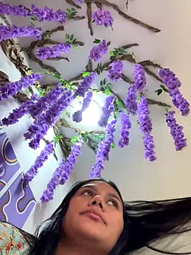 Snapshot of burbujavega chatting on 28, 11, 2025 burbujavega online show from 28, 11, 2025