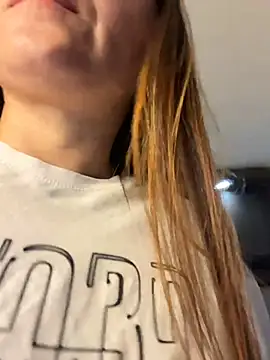 Snapshot of RosaliaVicky chatting on 14, 12, 2025 RosaliaVicky online show from 14, 12, 2025