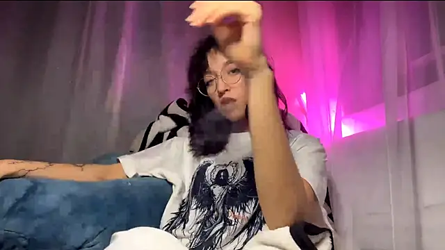 Snapshot of Raylli_Jorden chatting on 1, 12, 2025 Raylli Jorden online show from 1, 12, 2025