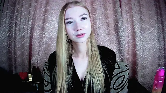 Snapshot of Rysella chatting on 14, 12, 2025 Rysella online show from 14, 12, 2025