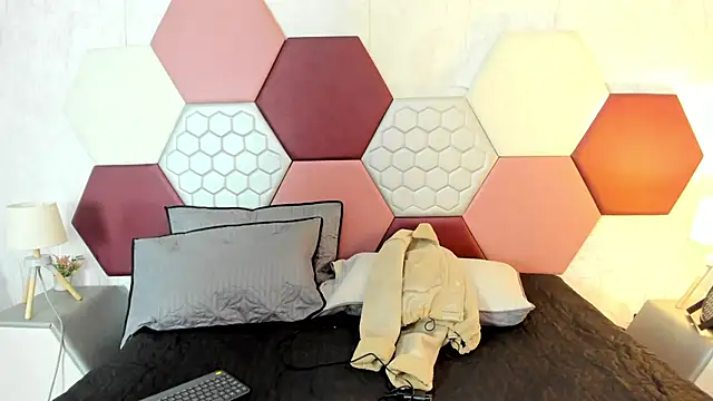 AriaRous online show from 14, 2, 2026