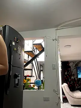 kayla lumin online show from 2, 12, 2025