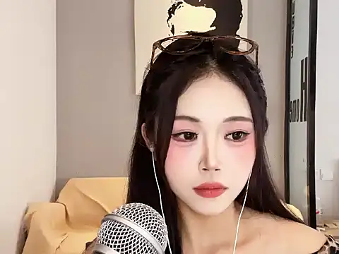 Snapshot of REne-0925 chatting on 17, 12, 2025 REne-0925 online show from 17, 12, 2025