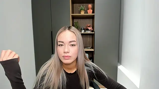 Snapshot of DorrisGranucci chatting on 2, 12, 2025 DorrisGranucci online show from 2, 12, 2025