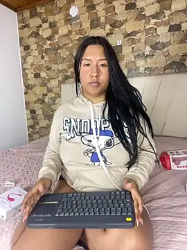 Snapshot of _madisonfoxxx2 chatting on 4, 12, 2025 madisonfoxxx2 online show from 4, 12, 2025