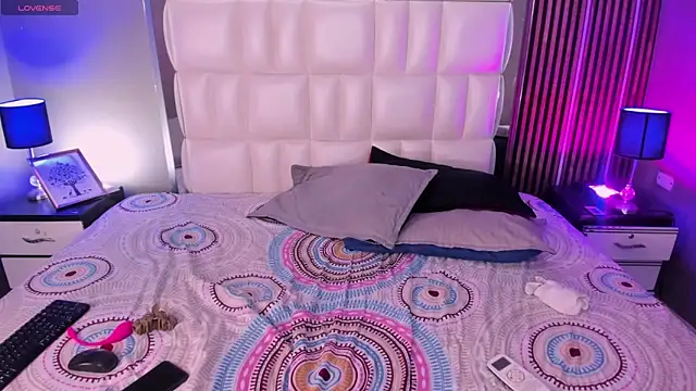 xCharlotte 20 online show from 9, 2, 2026