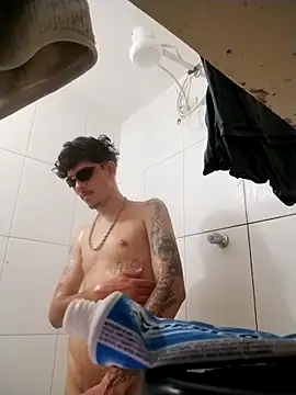 Snapshot of Lucasmk777 chatting on 17, 12, 2025 Lucasmk777 online show from 17, 12, 2025