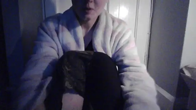 Amy01112 online show from 17, 12, 2025