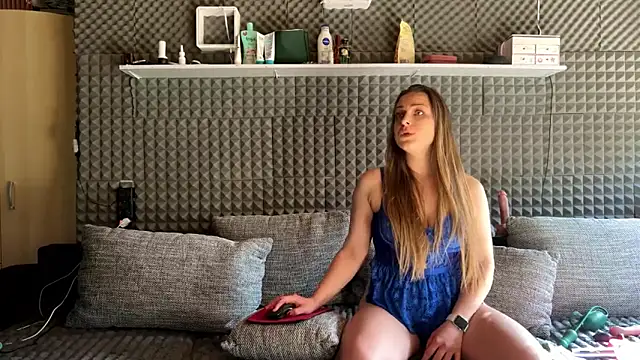 Snapshot of Dee_Lorrie chatting on 5, 3, 2026 Dee Lorrie online show from 5, 3, 2026