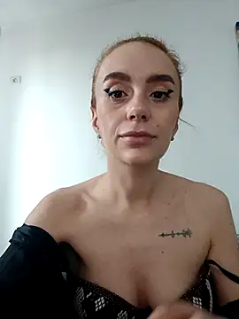 Snapshot of ellie-blue chatting on 1, 12, 2025 ellie-blue online show from 1, 12, 2025