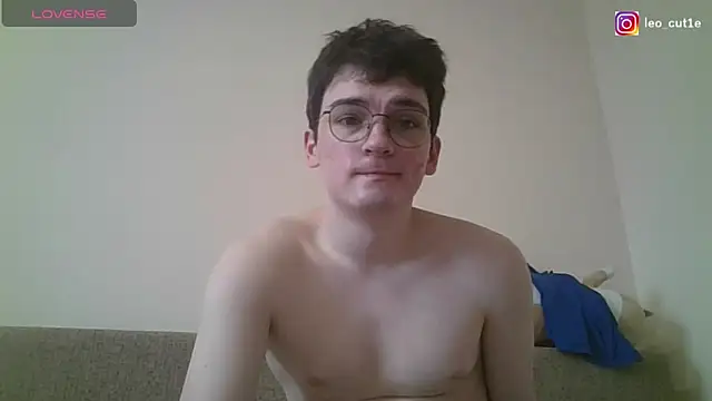 leo cutie online show from 17, 3, 2026