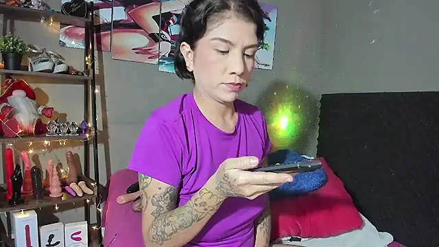 Snapshot of Shadia_Squirt chatting on 21, 10, 2025 Shadia Squirt online show from 21, 10, 2025