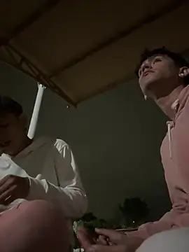 Snapshot of Latin_boys79 chatting on 17, 12, 2025 Latin boys79 online show from 17, 12, 2025