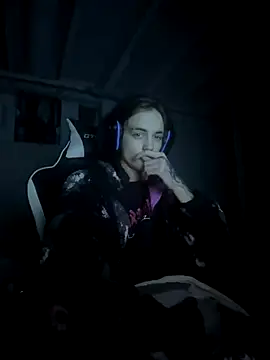 Snapshot of DkAuxier1 chatting on 14, 12, 2025 DkAuxier1 online show from 14, 12, 2025