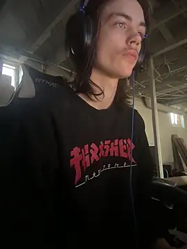 Snapshot of DkAuxier1 chatting on 18, 12, 2025 DkAuxier1 online show from 18, 12, 2025