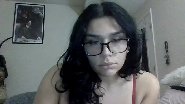 lunabellaX0 online show from 5, 12, 2025