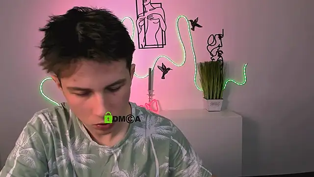 Snapshot of leo_valor chatting on 17, 12, 2025 leo valor online show from 17, 12, 2025