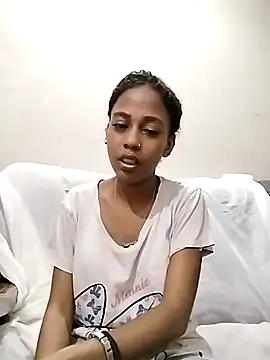 Snapshot of IndianSativa2 chatting on 15, 12, 2025 IndianSativa2 online show from 15, 12, 2025