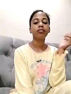 Snapshot of IndianSativa2 chatting on 17, 12, 2025 IndianSativa2 online show from 17, 12, 2025