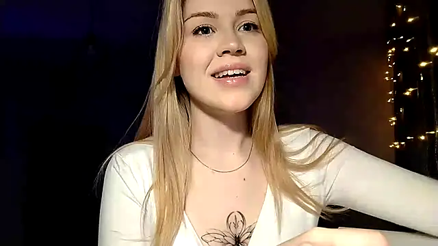 LunaPeony online show from 12, 3, 2026