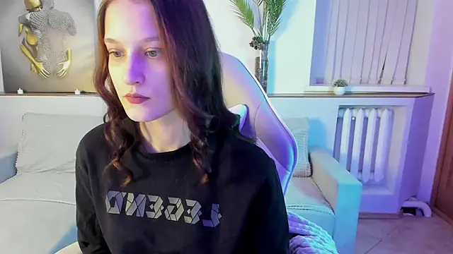 Snapshot of KrisDoeil chatting on 17, 12, 2025 KrisDoeil online show from 17, 12, 2025