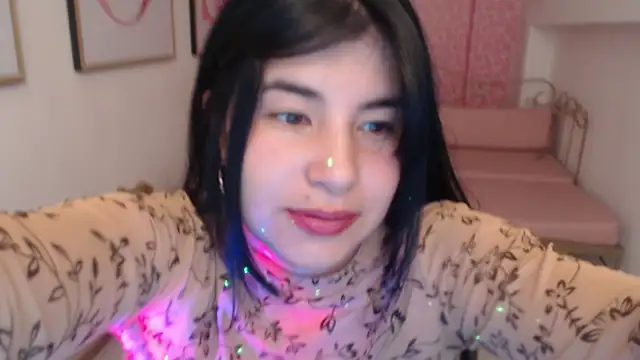 Nina harpper  online show from 2, 12, 2025