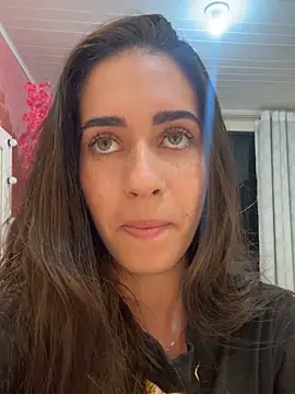 Snapshot of EsmeraldaBelline chatting on 5, 12, 2025 EsmeraldaBelline online show from 5, 12, 2025