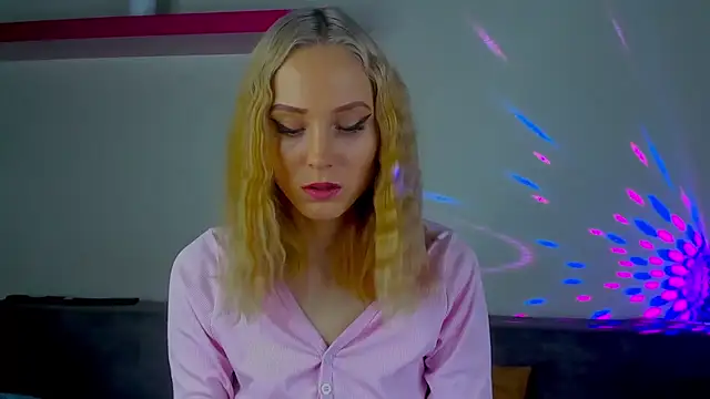 Gina Gina love online show from 22, 12, 2025