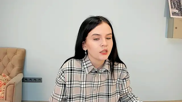 Snapshot of TrudyMozie chatting on 5, 12, 2025 TrudyMozie online show from 5, 12, 2025