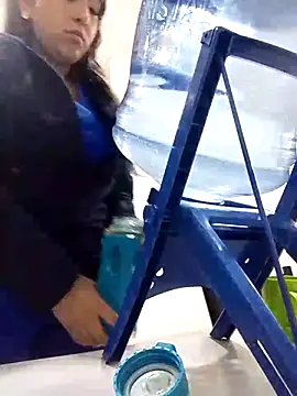 Valeria montana  online show from 6, 2, 2026