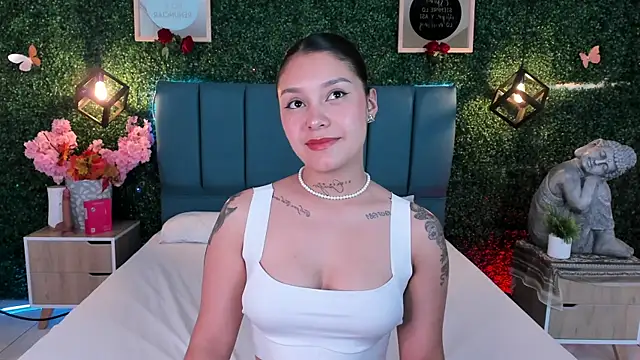 GabyyCute  online show from 19, 12, 2025