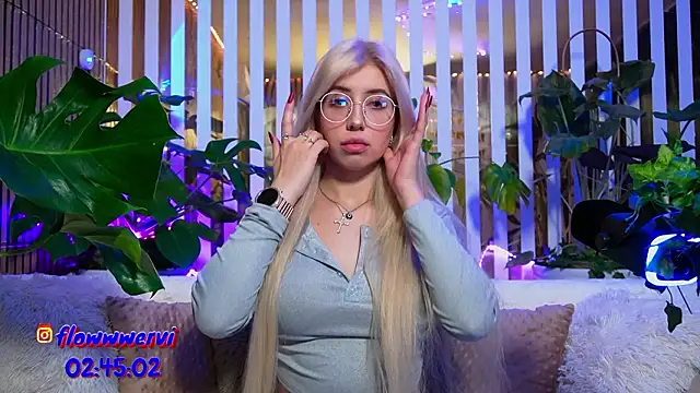 Snapshot of FlowweerGirl chatting on 9, 2, 2026 FlowweerGirl online show from 9, 2, 2026