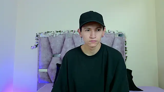 Snapshot of iris_and_damian chatting on 10, 2, 2026 iris and damian online show from 10, 2, 2026