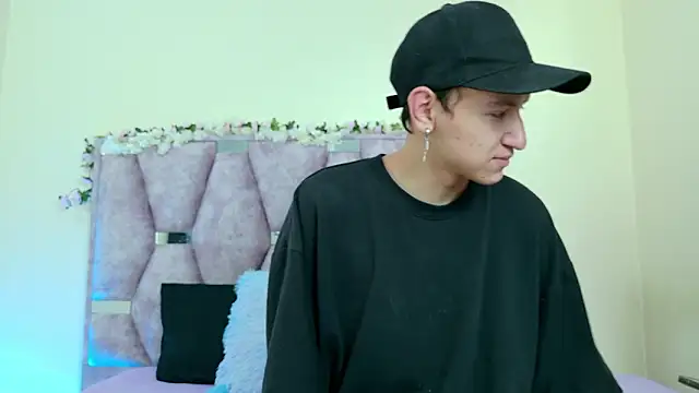 Snapshot of iris_and_damian chatting on 11, 2, 2026 iris and damian online show from 11, 2, 2026