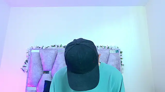 Snapshot of iris_and_damian chatting on 26, 3, 2026 iris and damian online show from 26, 3, 2026