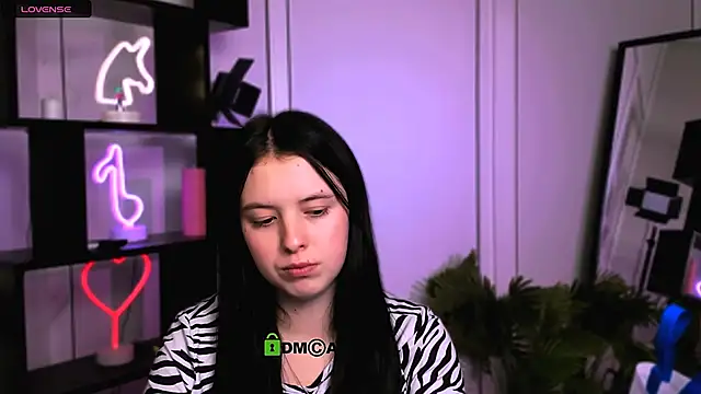 Snapshot of diara_ti chatting on 16, 12, 2025 diara ti online show from 16, 12, 2025