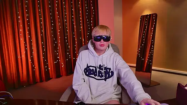 Kristenegor online show from 2, 2, 2026