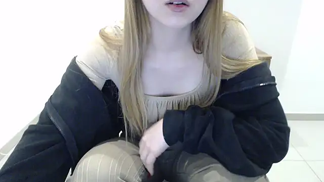 SweetBellaa  online show from 5, 1, 2026