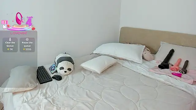 DakothaHyland  online show from 26, 2, 2026