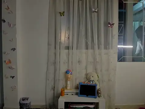 perla-thomson online show from 3, 12, 2025