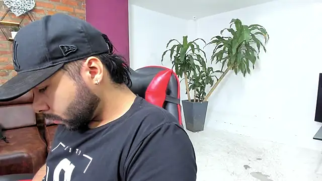 HotThreesoome online show from 17, 1, 2026