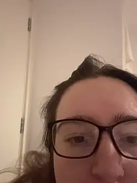 LavenderBrielle online show from 4, 2, 2026