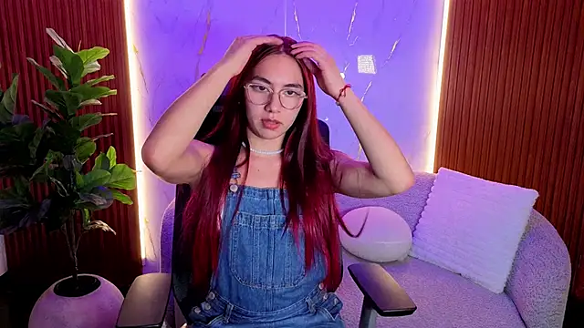 scarlettvg online show from 5, 12, 2025