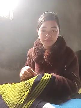 Snapshot of mon-monk chatting on 15, 12, 2025 mon-monk online show from 15, 12, 2025