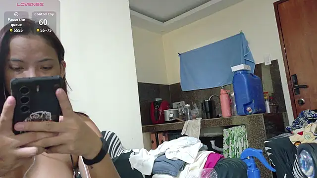 Snapshot of Cinpussie89 chatting on 15, 12, 2025 Cinpussie89 online show from 15, 12, 2025