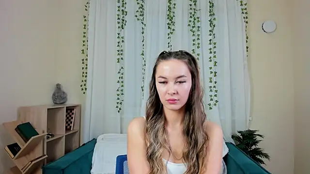 LunaCurly  online show from 18, 12, 2025