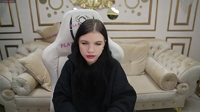 Snapshot of Hanna_nana chatting on 15, 12, 2025 Hanna nana online show from 15, 12, 2025