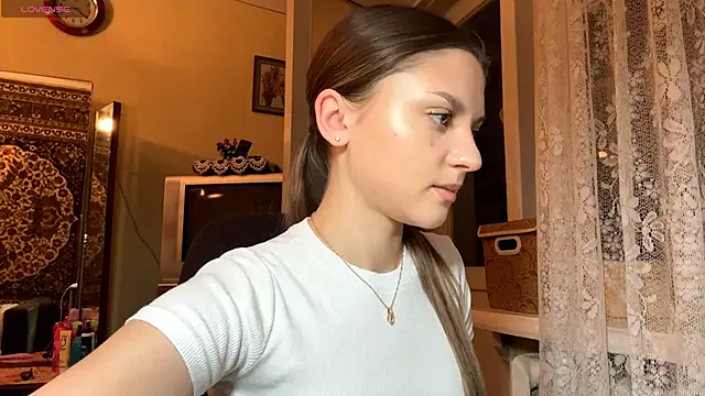 Snapshot of EnergeticMona chatting on 16, 12, 2025 EnergeticMona online show from 16, 12, 2025