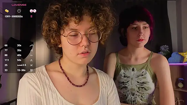 YaniraHalliburton online show from 16, 12, 2025