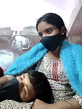 Snapshot of couplegk71 chatting on 31, 1, 2026 couplegk71 online show from 31, 1, 2026